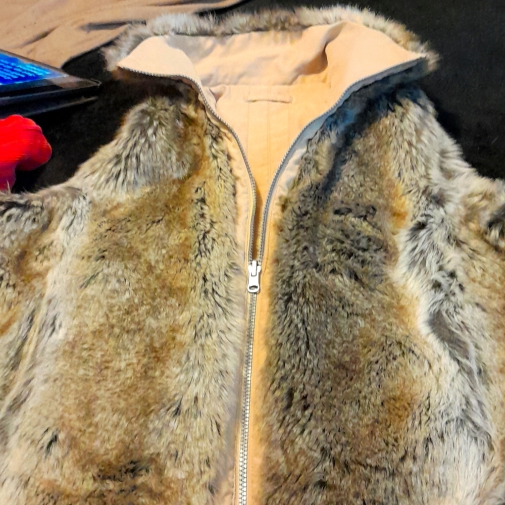 CLOSET  CLEAR OUT Gray Brown Black Faux Fur Vest / Zip Closure Size Small